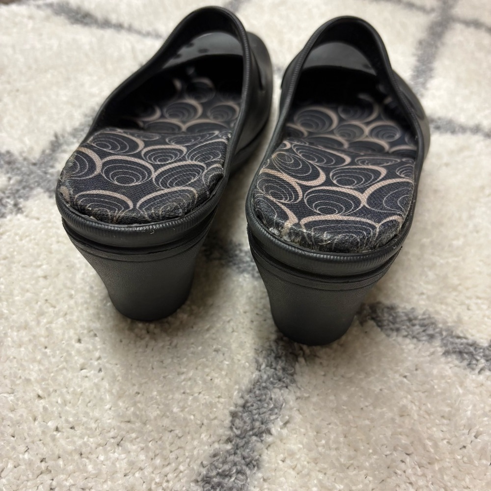 Crocs Frances Mary Jane Wedge Shoes Mules Slip On Black Heels Women’s 8 - Picture 3 of 9